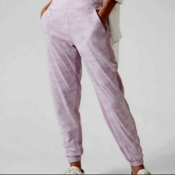 Athleta Brooklyn Camo Joggers size 4 - Picture 1 of 10